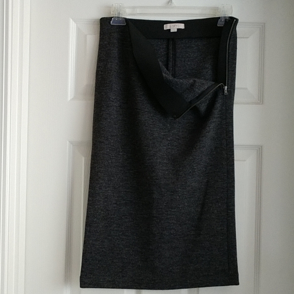 Ann Taylor Loft xs charcoal grey pencil skirt - Picture 2 of 4